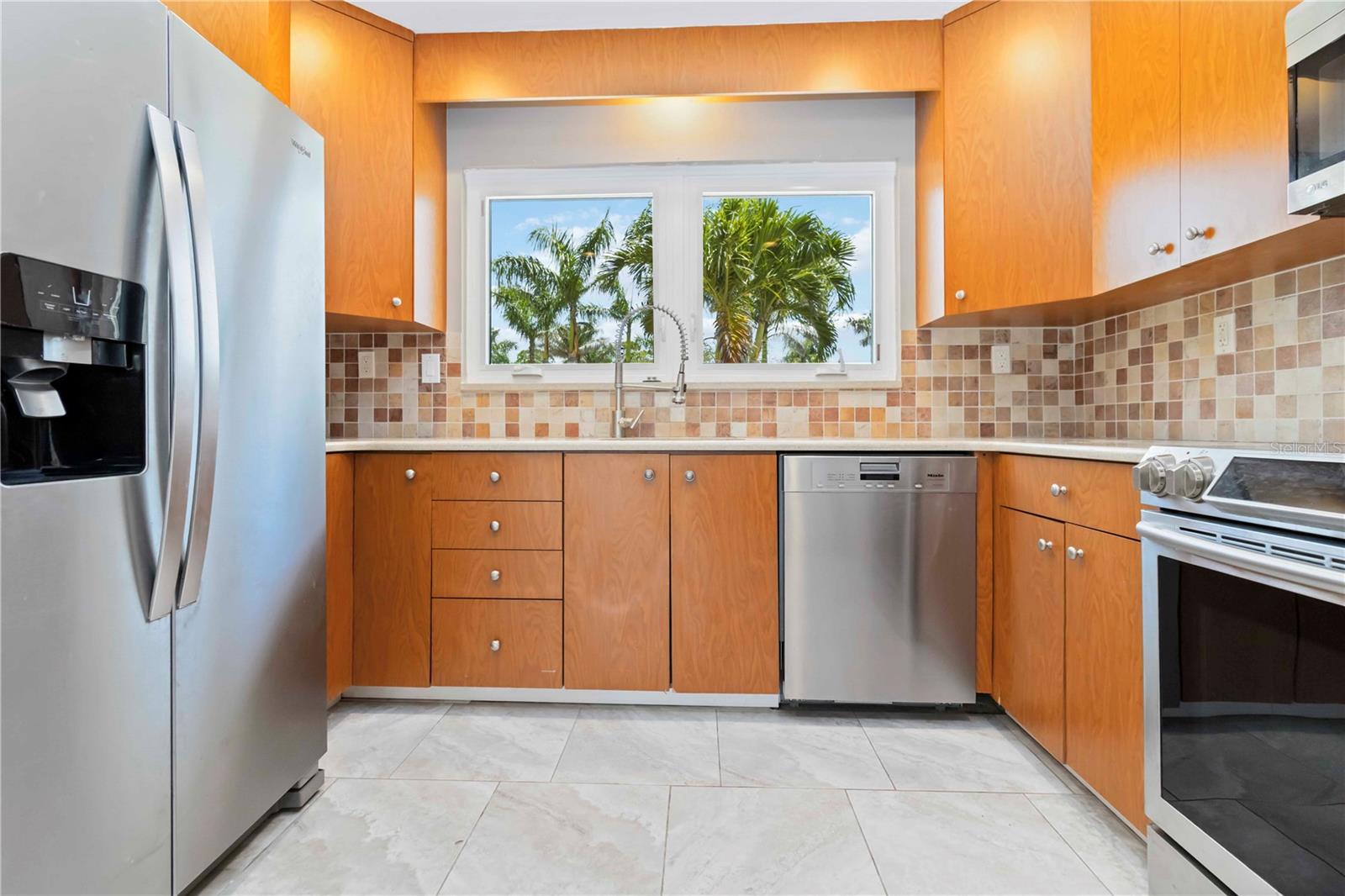 Image 13 of 40 For 1475 Bayshore Drive