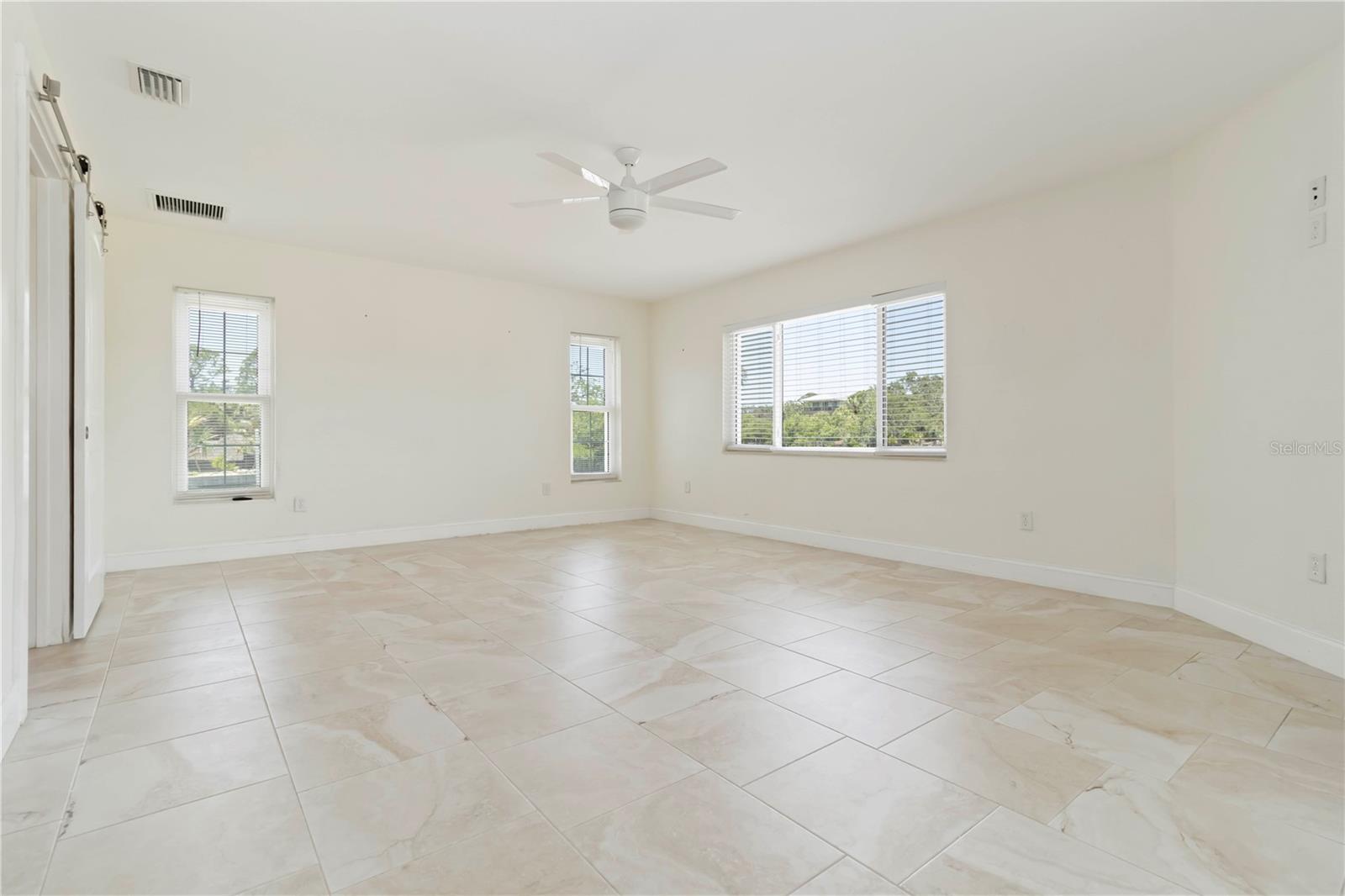 Image 15 of 40 For 1475 Bayshore Drive