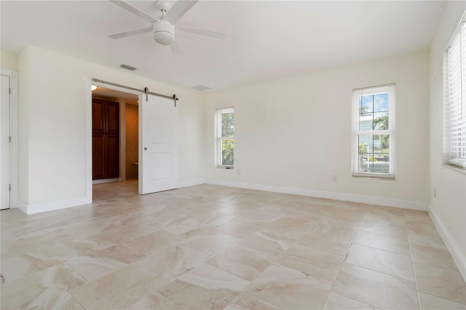 Image 18 of 40 For 1475 Bayshore Drive