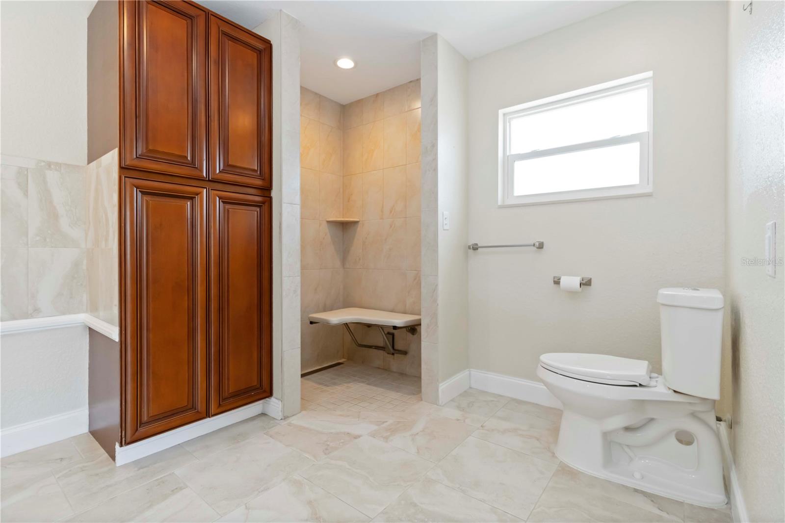 Image 20 of 40 For 1475 Bayshore Drive