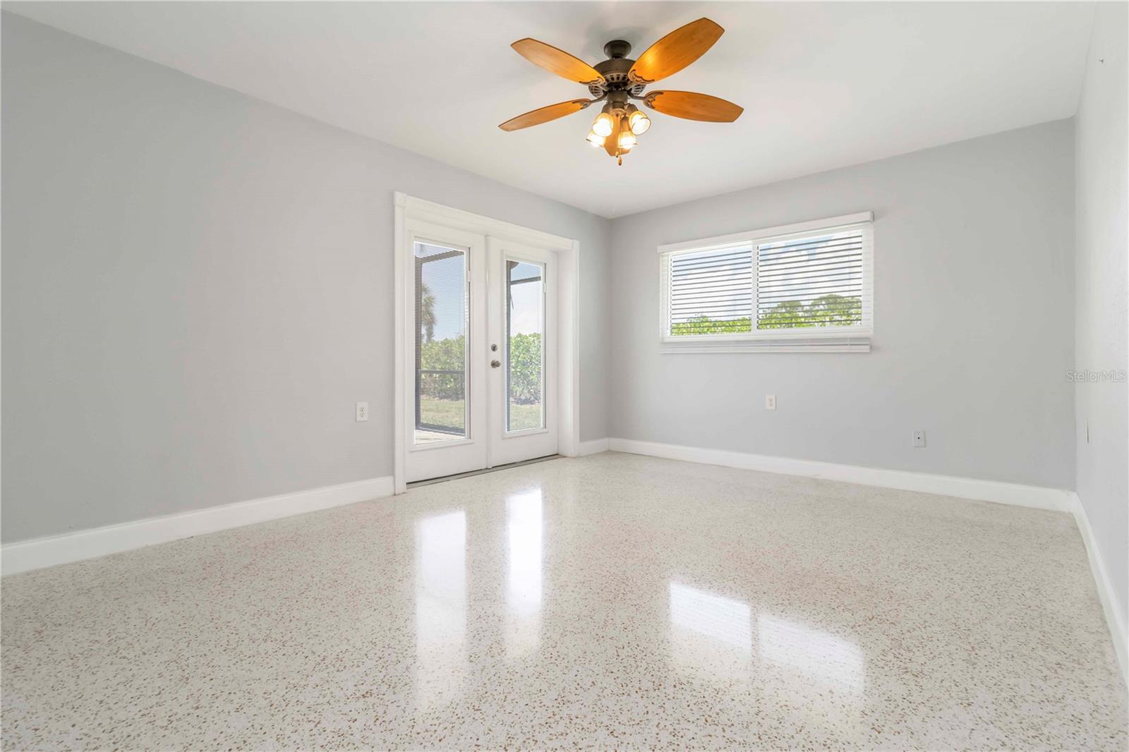 Image 21 of 40 For 1475 Bayshore Drive