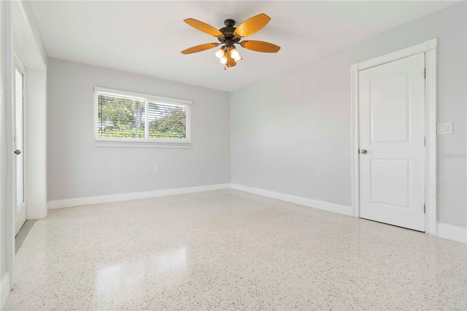 Image 22 of 40 For 1475 Bayshore Drive