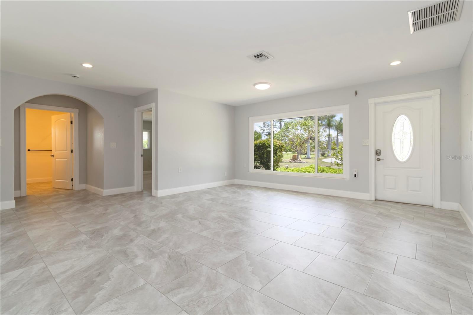 Image 7 of 40 For 1475 Bayshore Drive