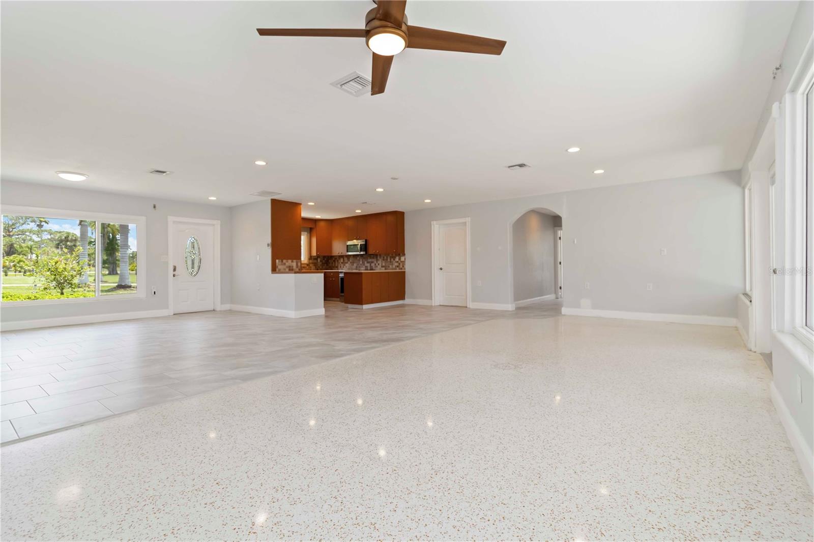 Image 9 of 40 For 1475 Bayshore Drive
