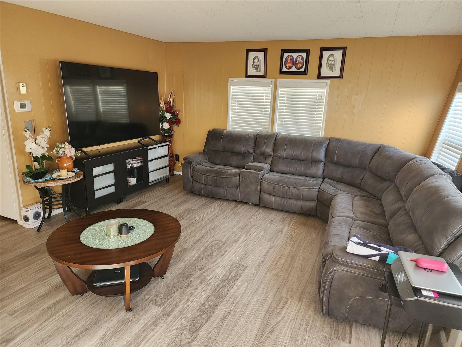 Image 10 of 23 For 306 49th Avenue W