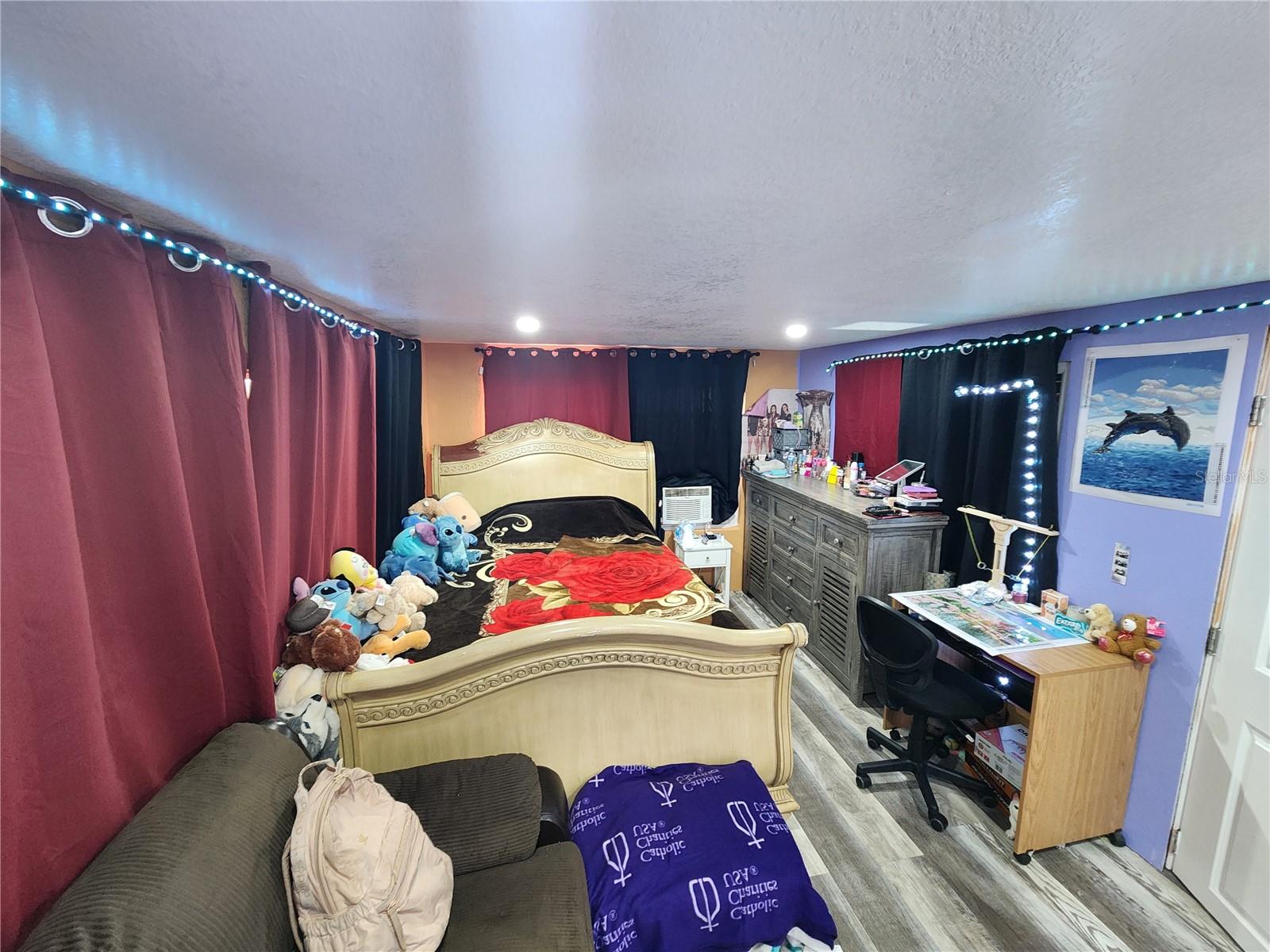 Image 13 of 23 For 306 49th Avenue W