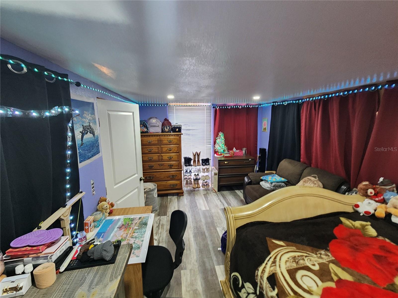 Image 14 of 23 For 306 49th Avenue W