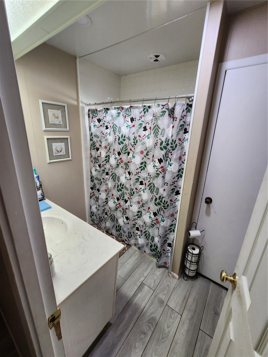 Image 16 of 23 For 306 49th Avenue W