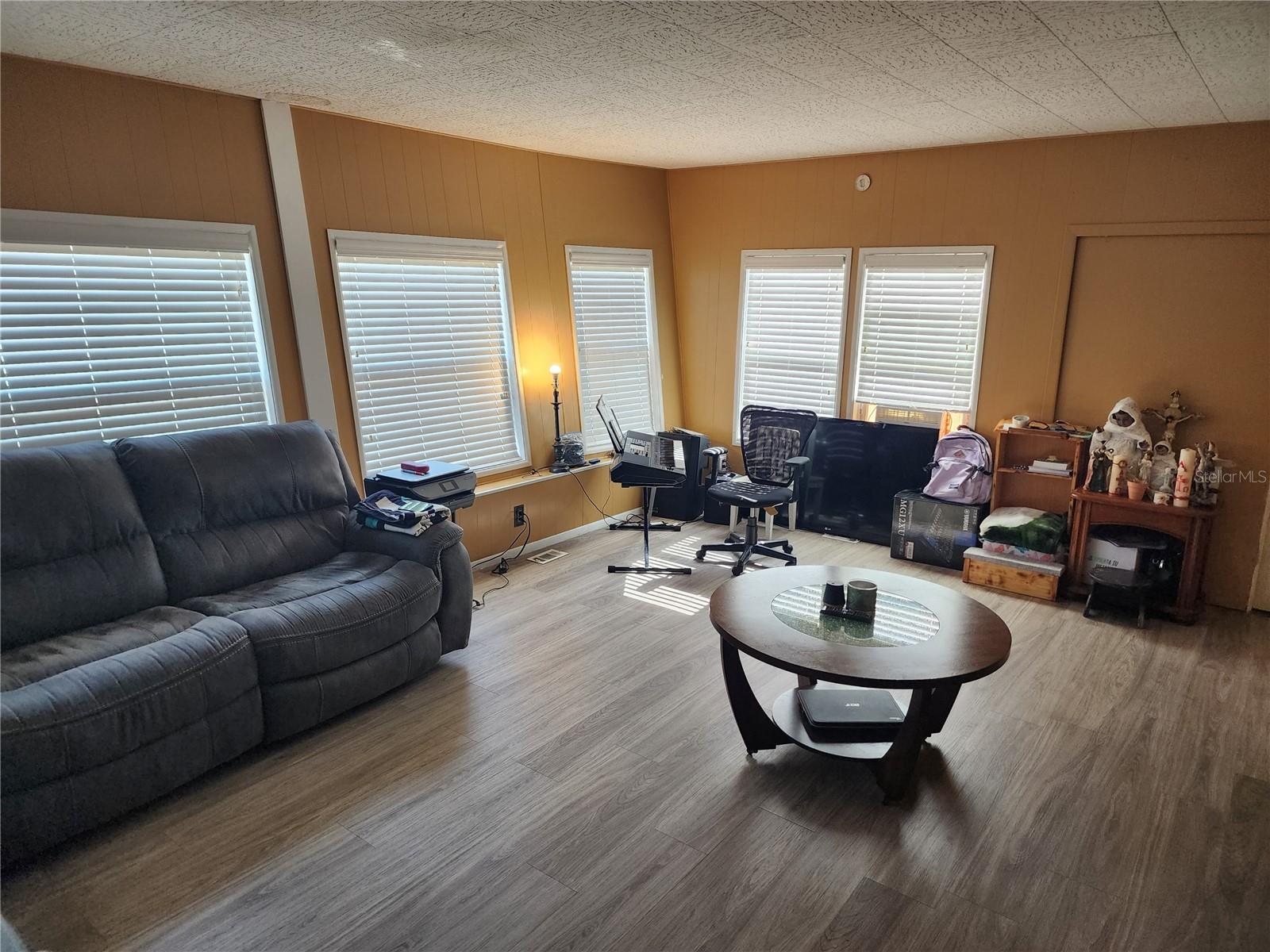 Image 9 of 23 For 306 49th Avenue W