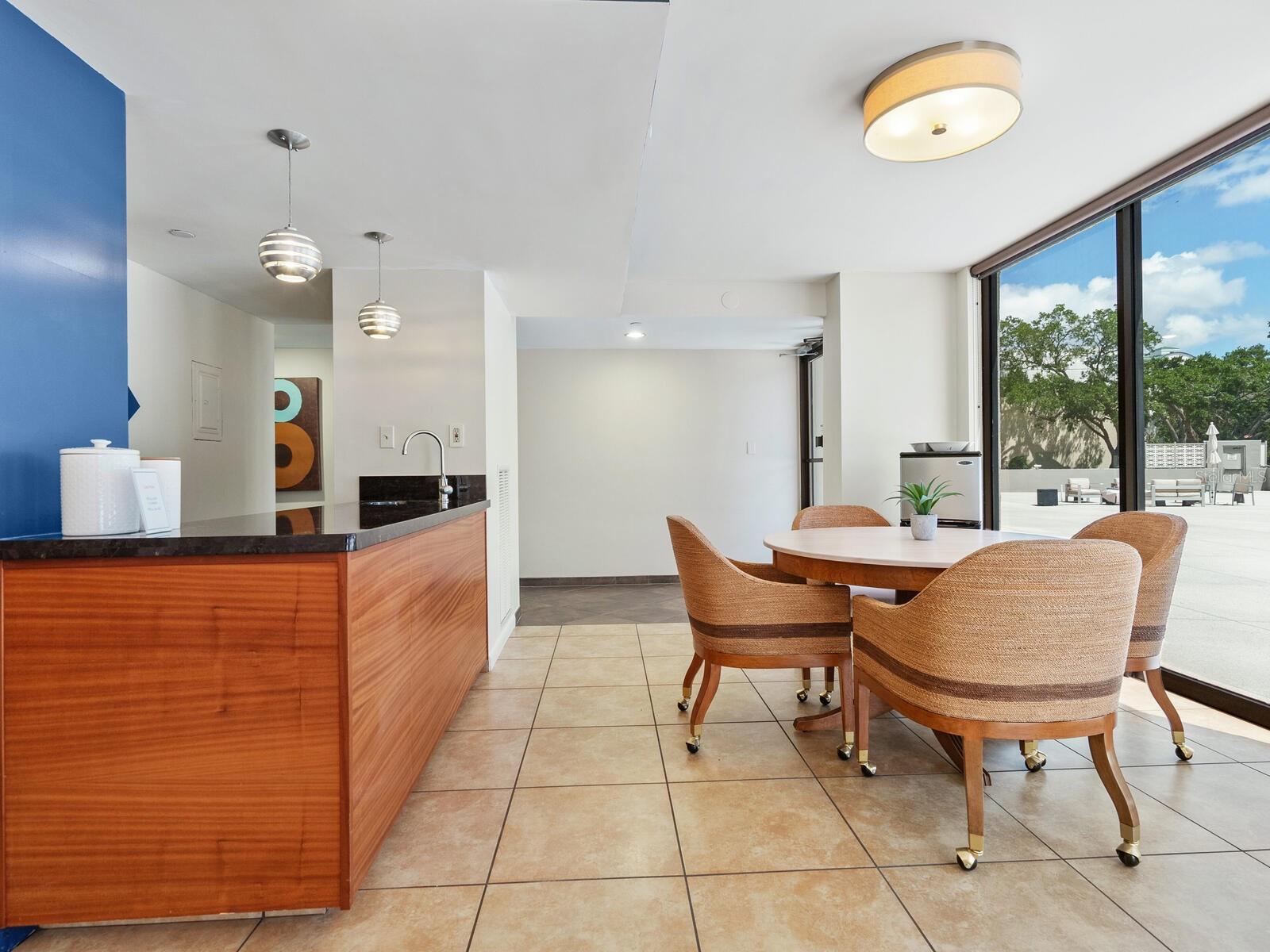 Image 35 of 65 For 707 Gulfstream Avenue 301