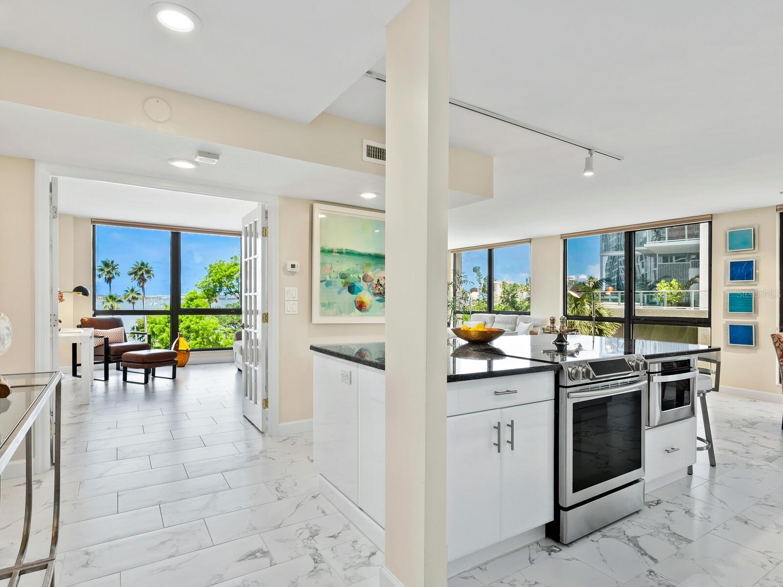 Image 5 of 65 For 707 Gulfstream Avenue 301