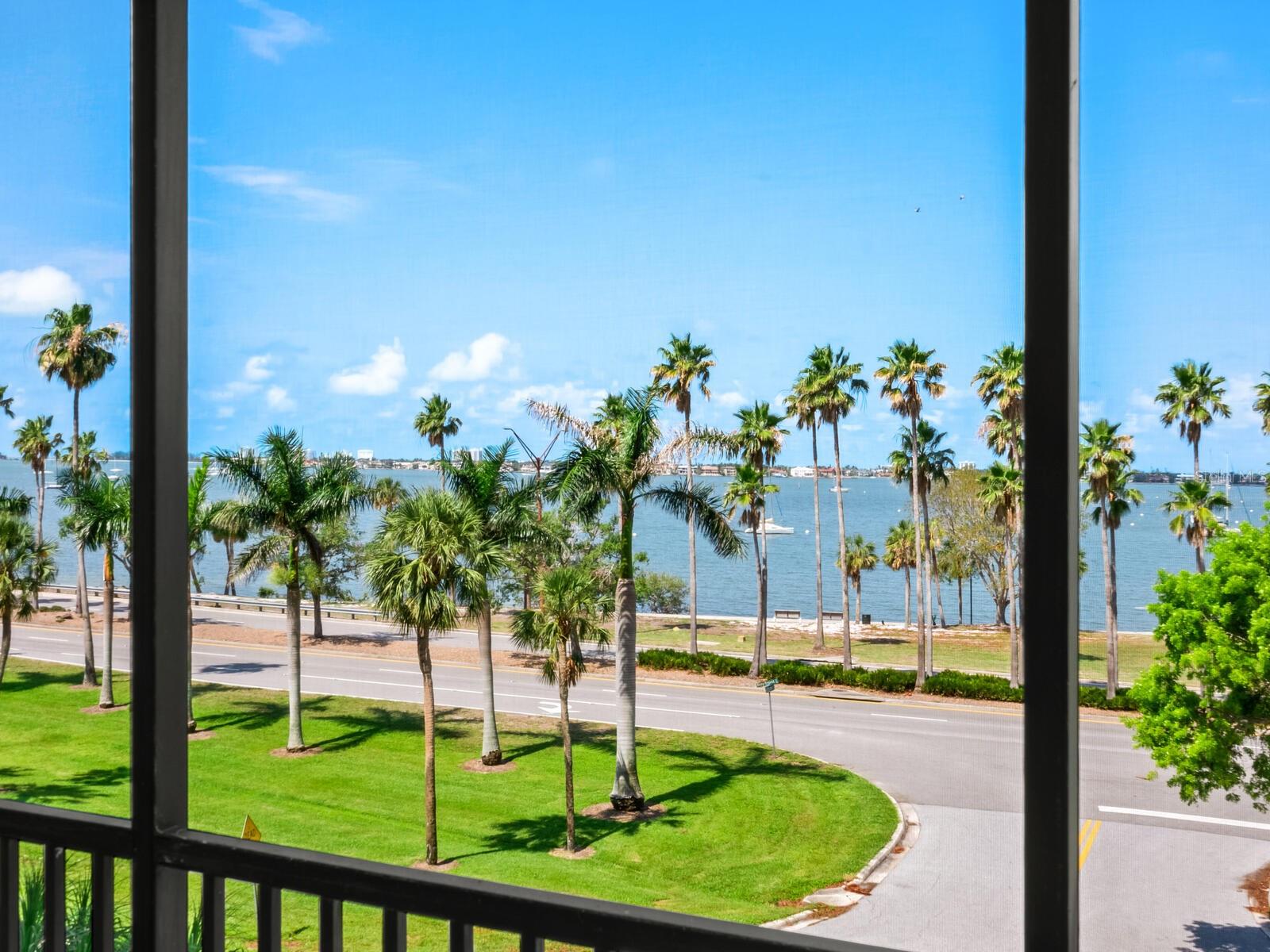 Image 6 of 65 For 707 Gulfstream Avenue 301