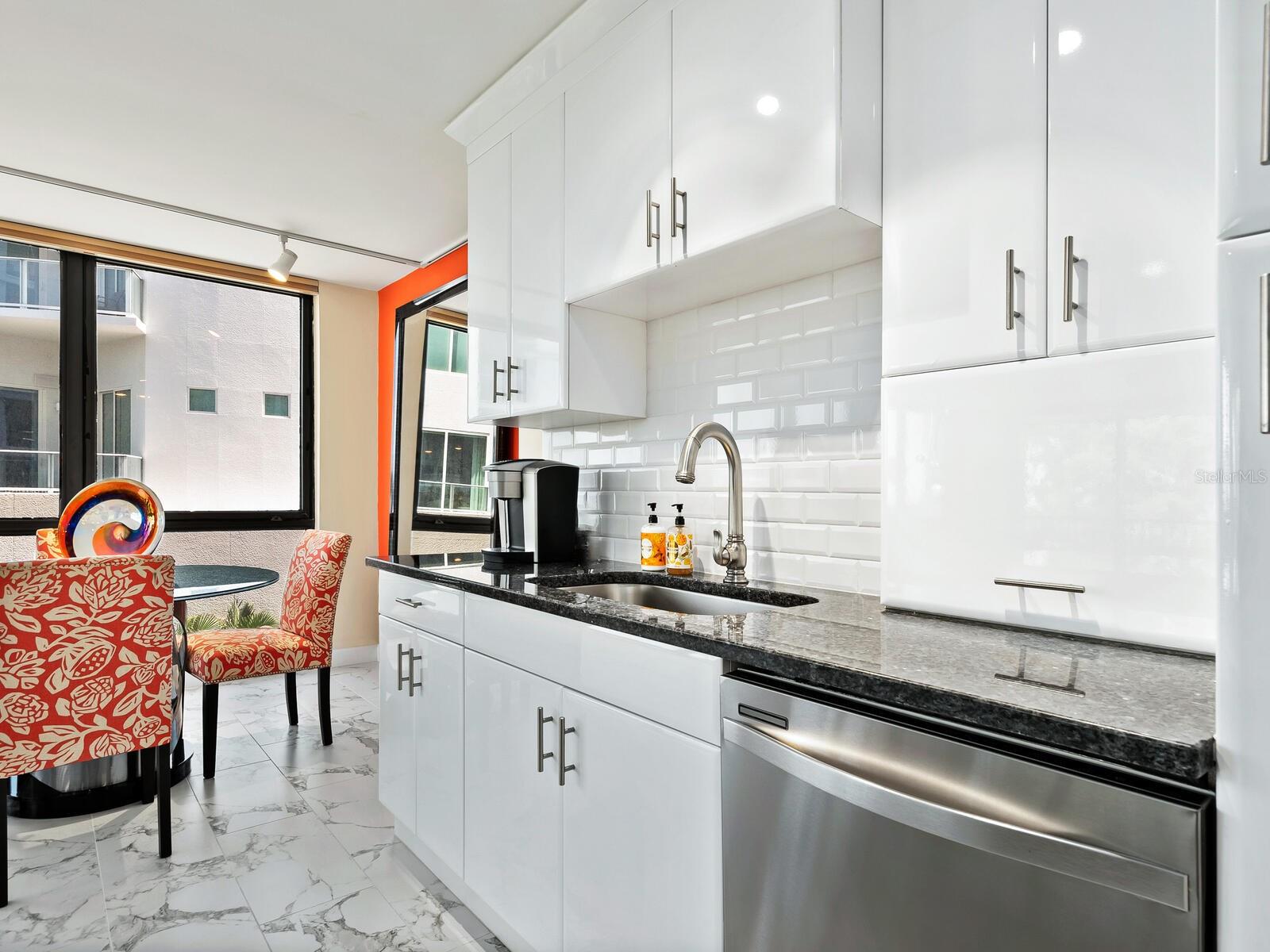 Image 7 of 65 For 707 Gulfstream Avenue 301