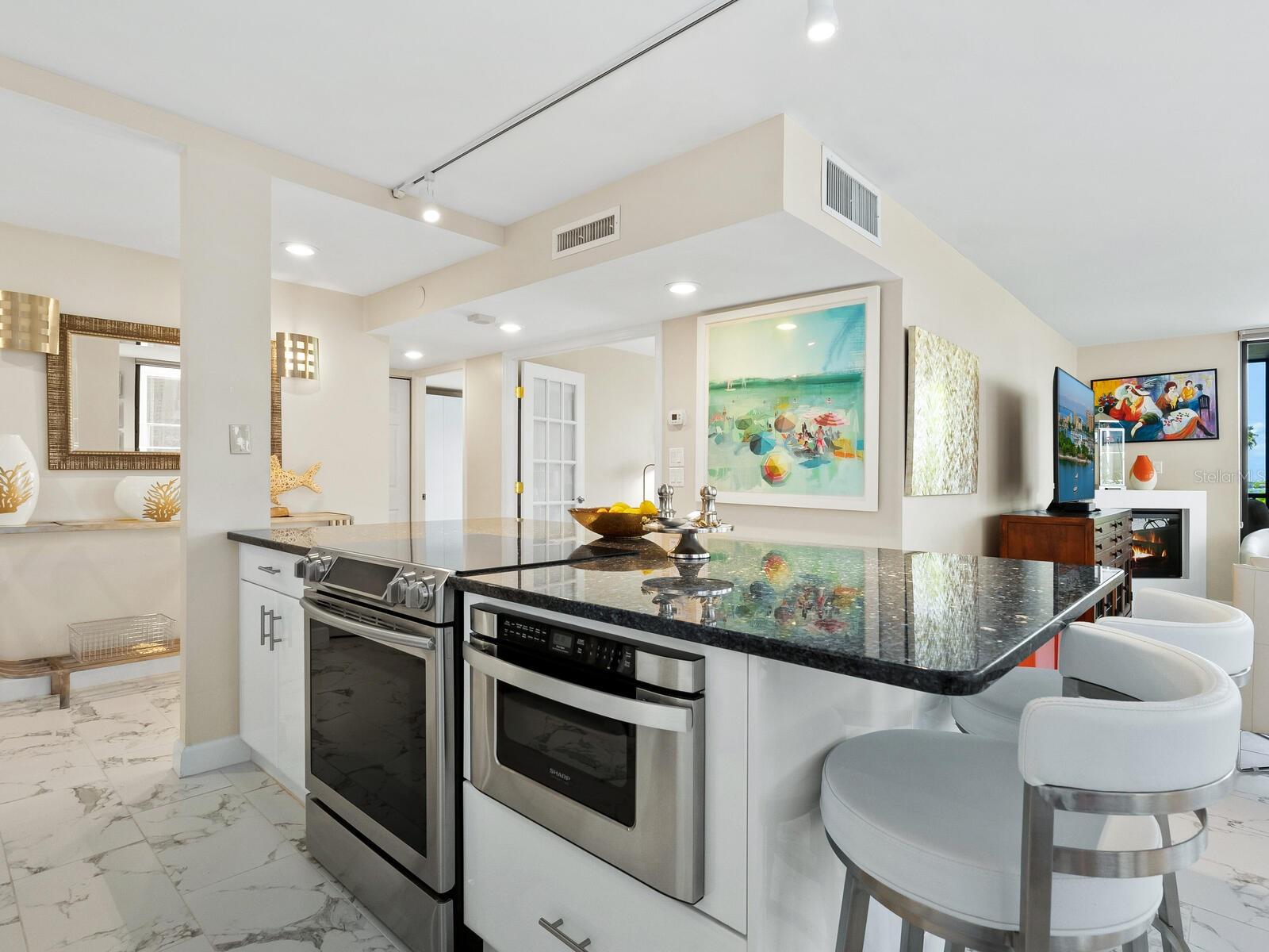 Image 9 of 65 For 707 Gulfstream Avenue 301