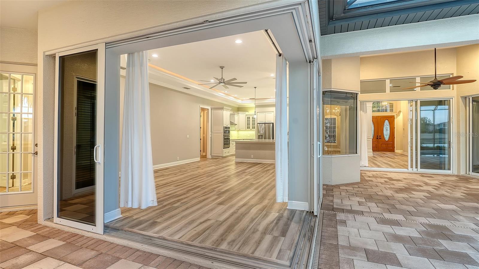 Listing photo id 18 for 6914 Dominion Lane
