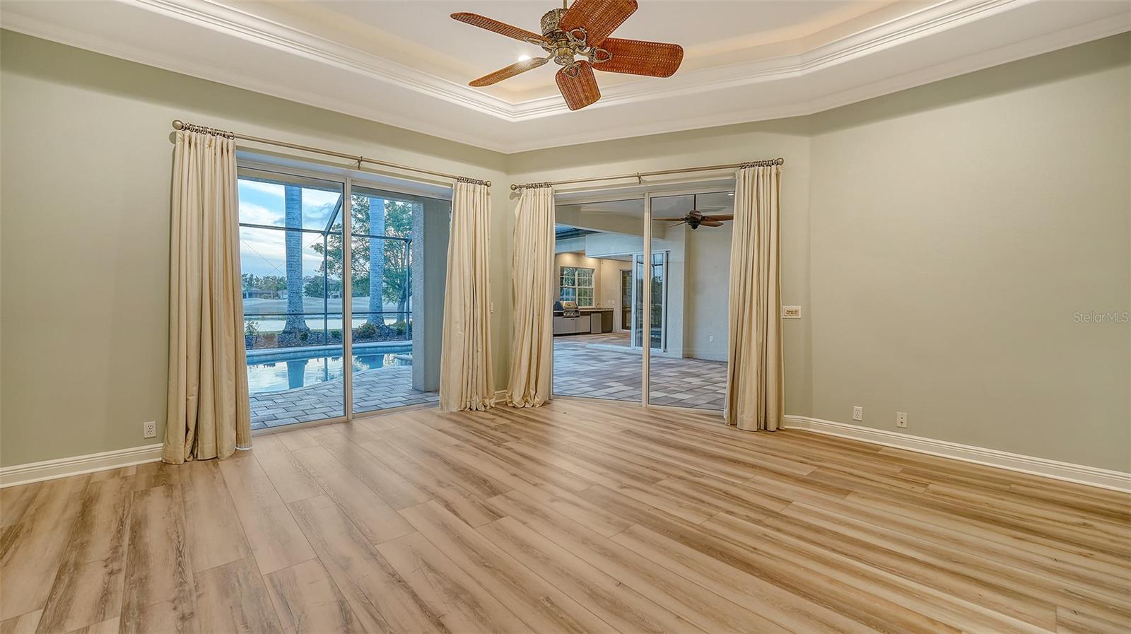Listing photo id 24 for 6914 Dominion Lane