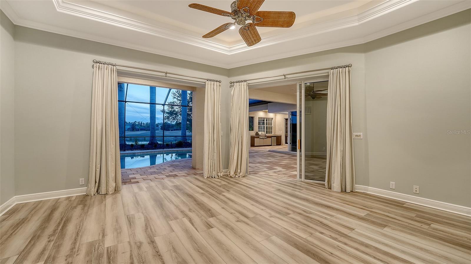 Listing photo id 25 for 6914 Dominion Lane