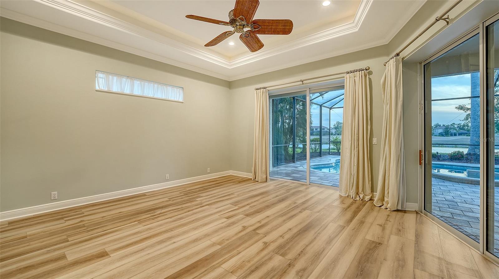 Listing photo id 26 for 6914 Dominion Lane