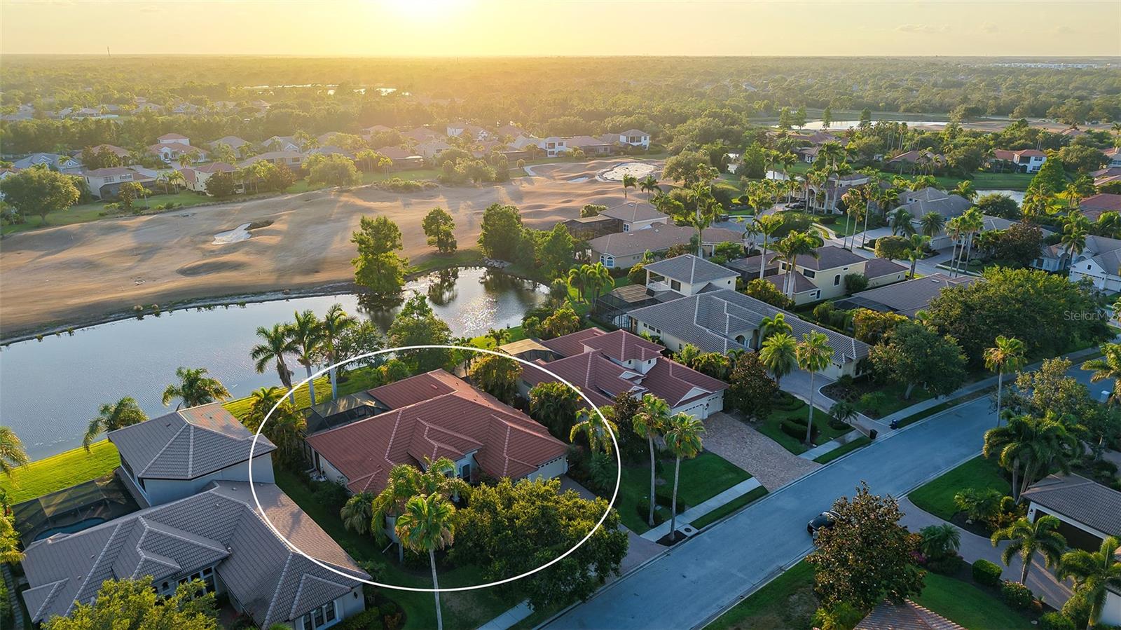 Listing photo id 1 for 6914 Dominion Lane