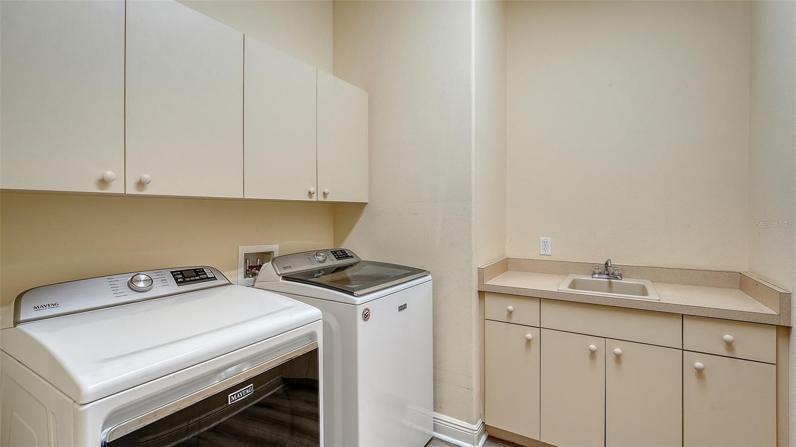 Listing photo id 39 for 6914 Dominion Lane