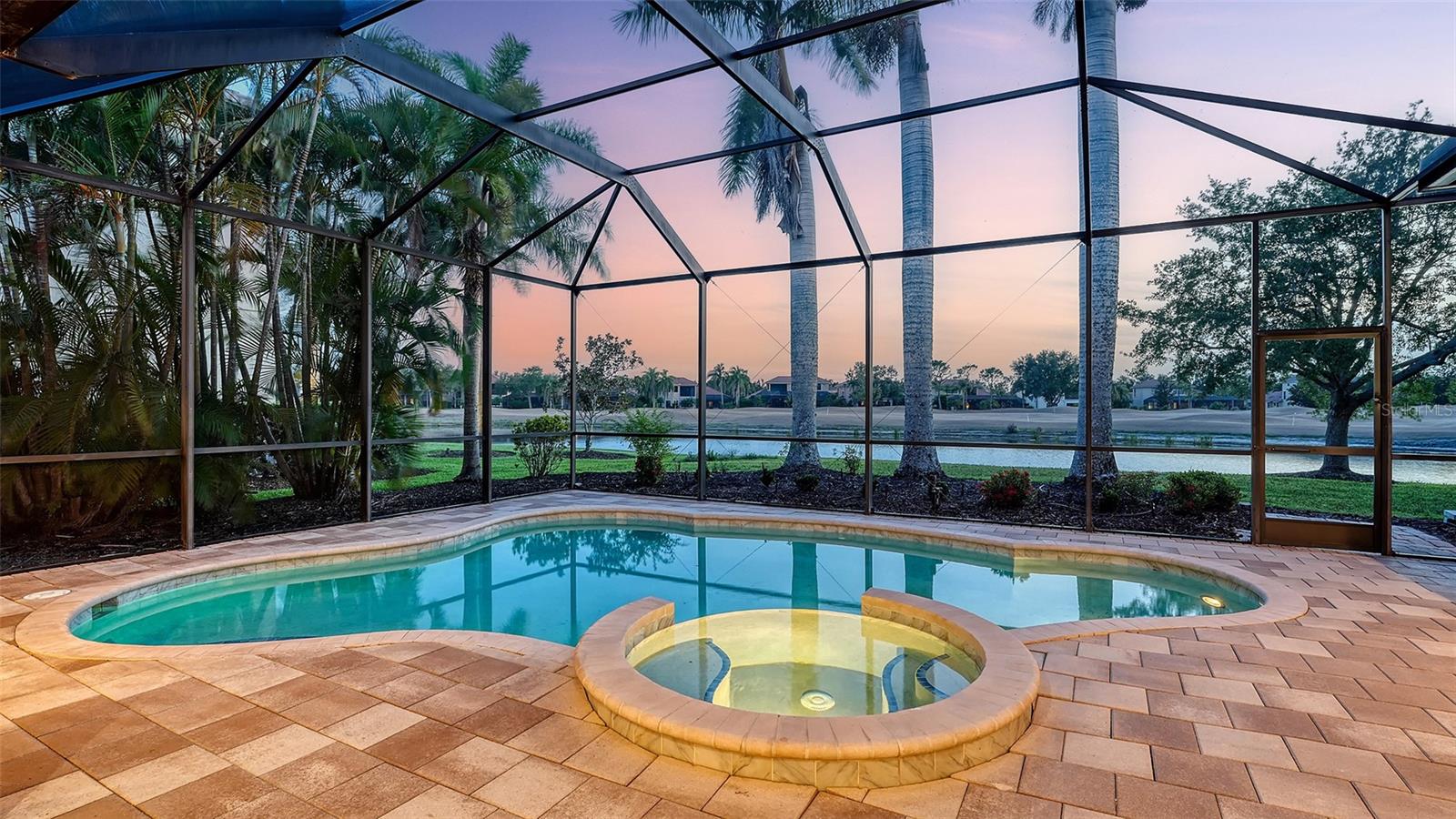 Listing photo id 40 for 6914 Dominion Lane