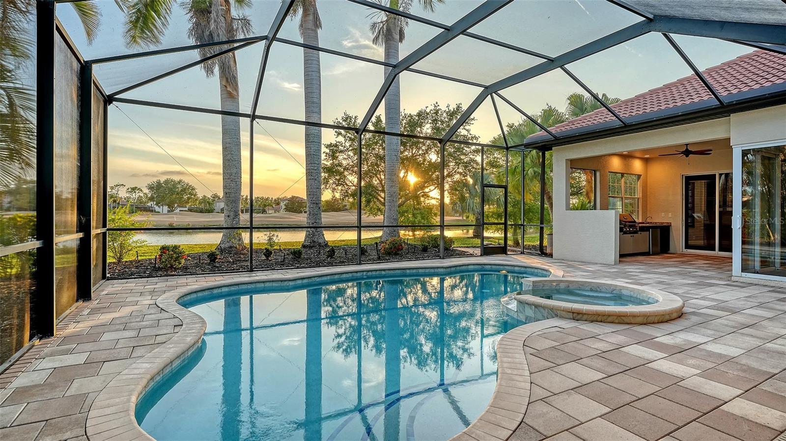 Listing photo id 43 for 6914 Dominion Lane