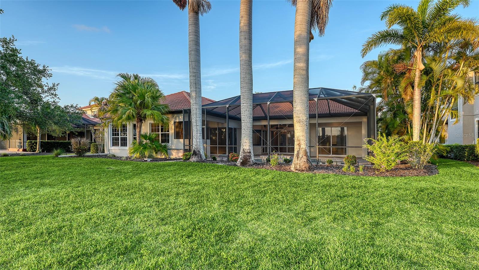 Listing photo id 49 for 6914 Dominion Lane