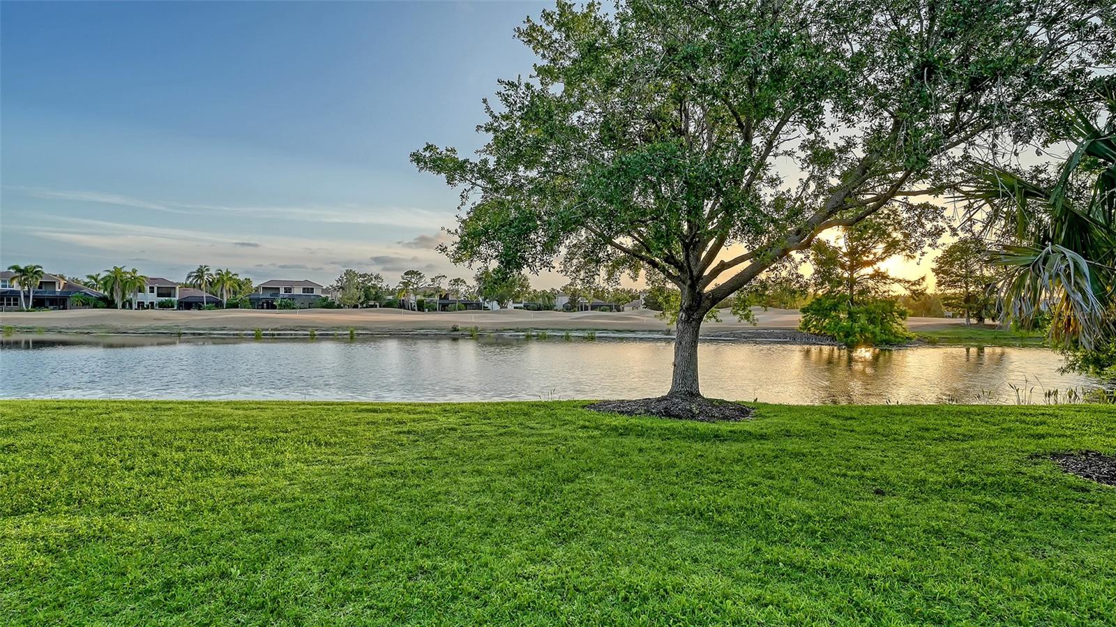 Listing photo id 52 for 6914 Dominion Lane