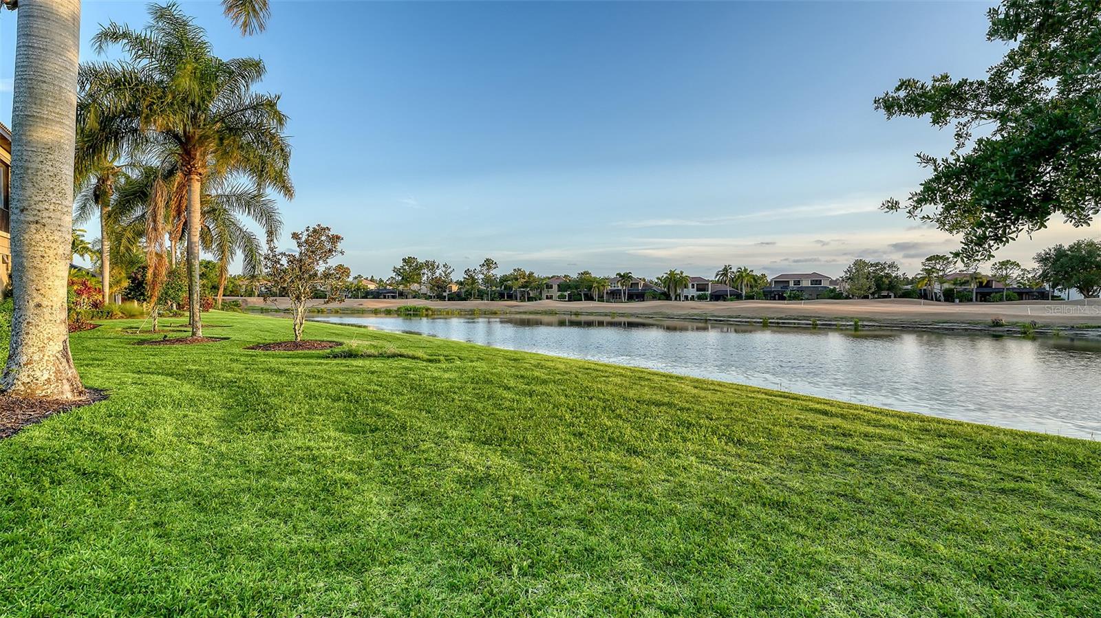 Listing photo id 53 for 6914 Dominion Lane
