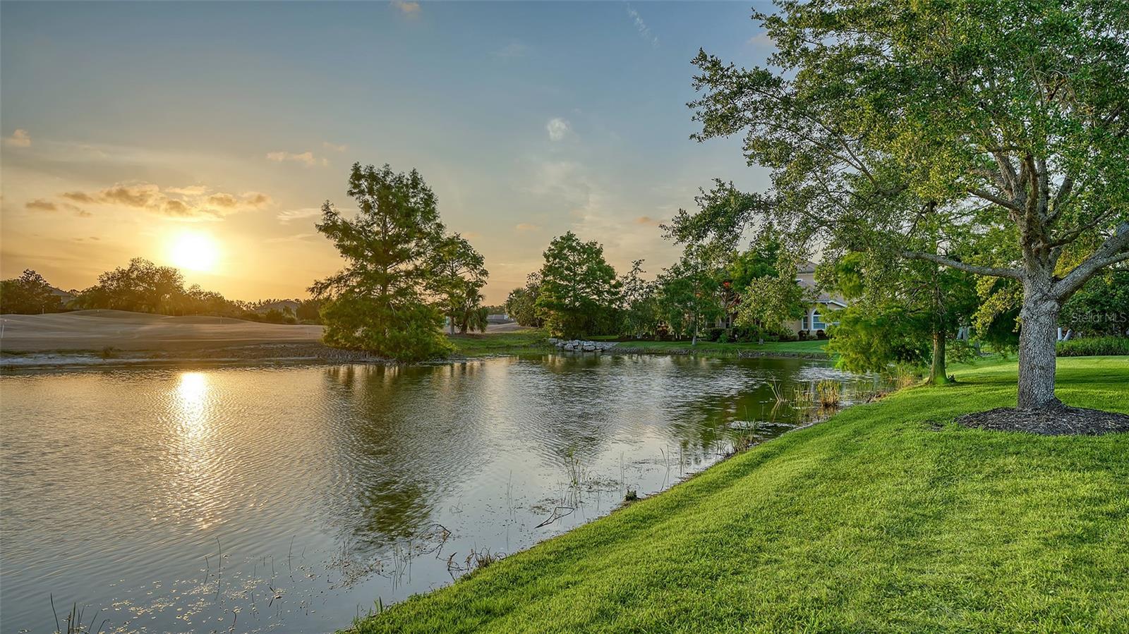 Listing photo id 54 for 6914 Dominion Lane