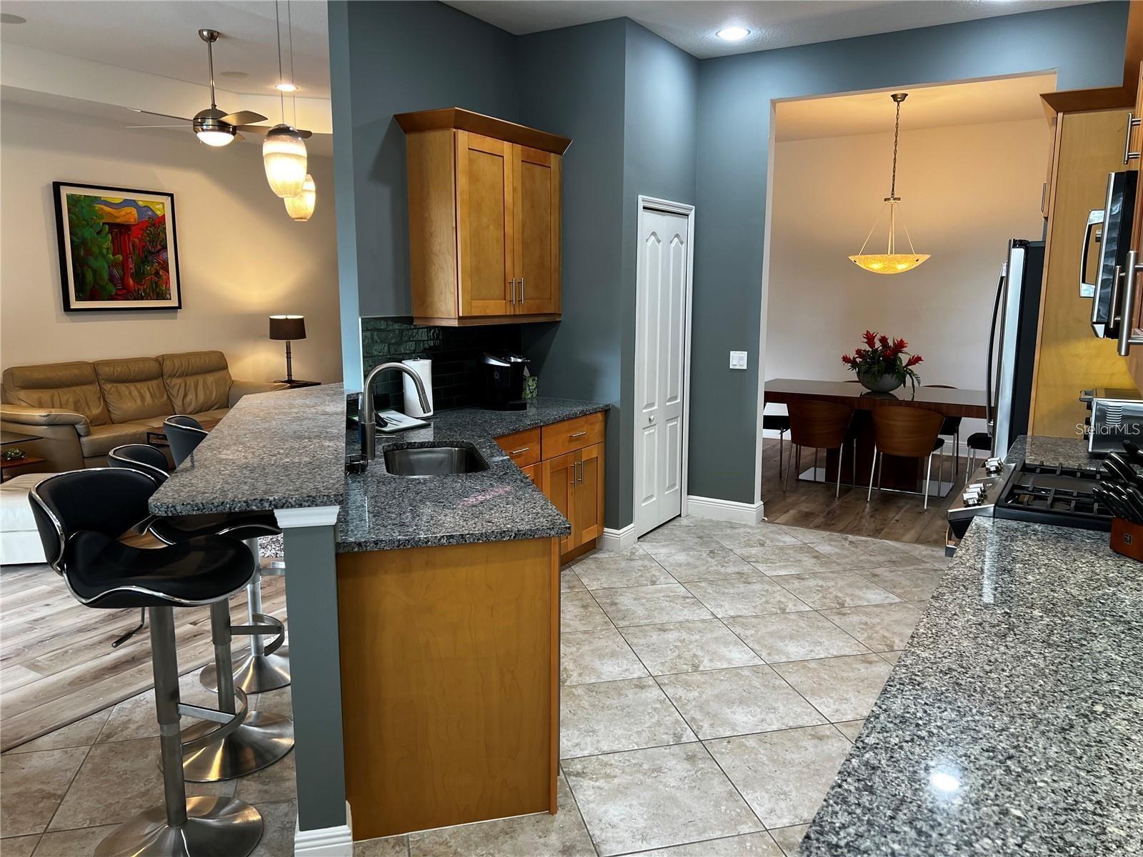 Image 15 of 42 For 12051 Thornhill Court