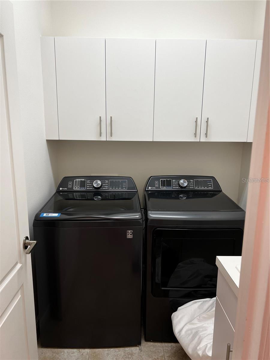 Image 34 of 42 For 12051 Thornhill Court