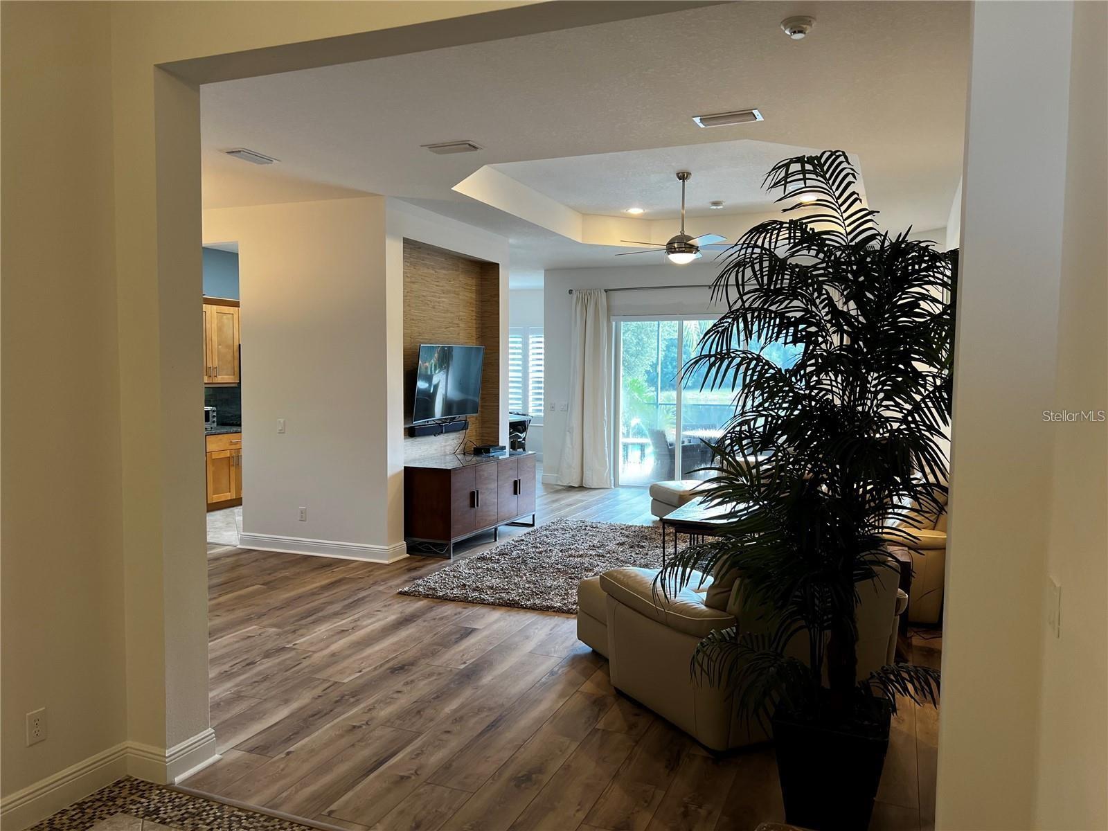 Image 6 of 42 For 12051 Thornhill Court