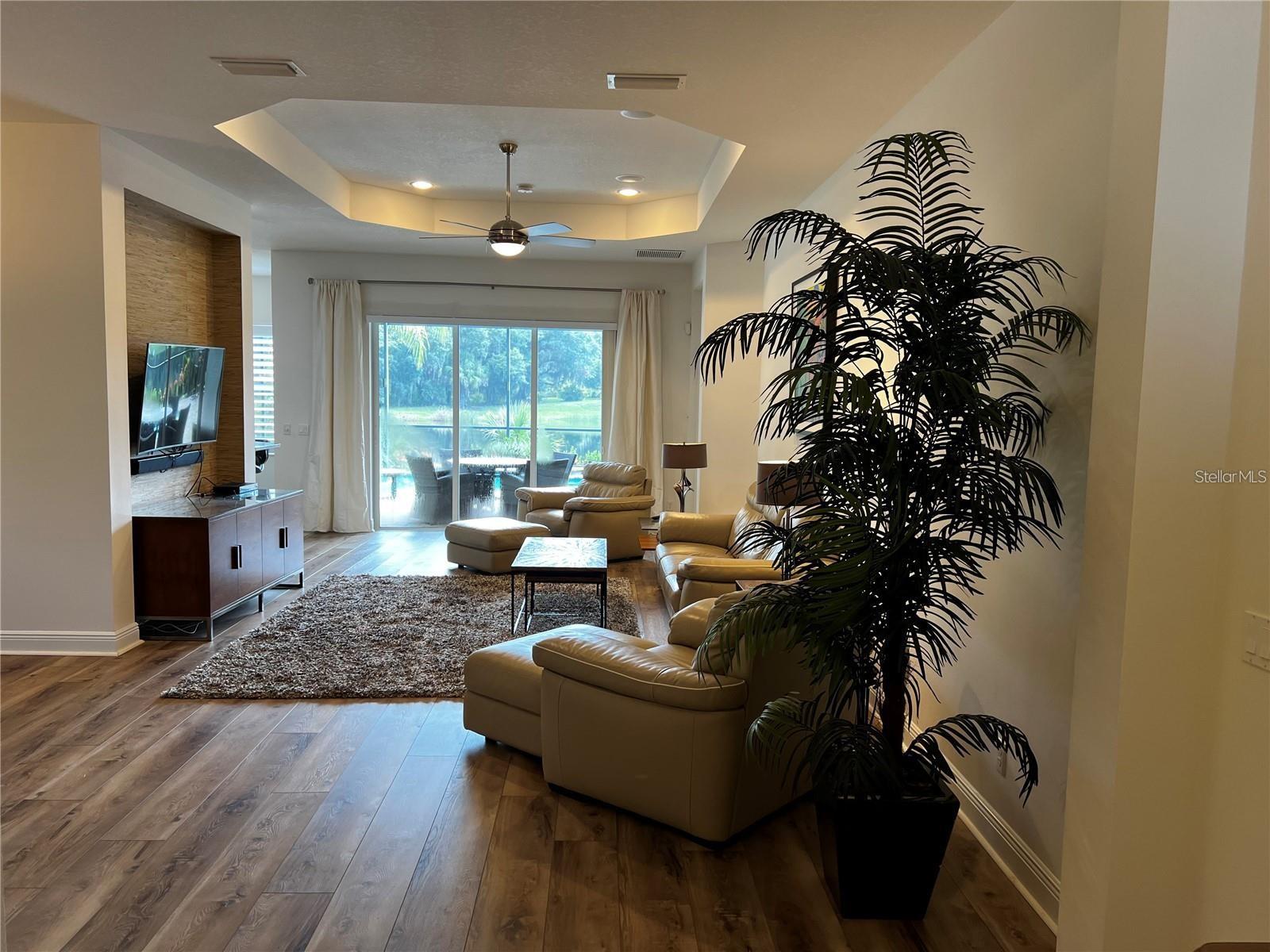 Image 7 of 42 For 12051 Thornhill Court