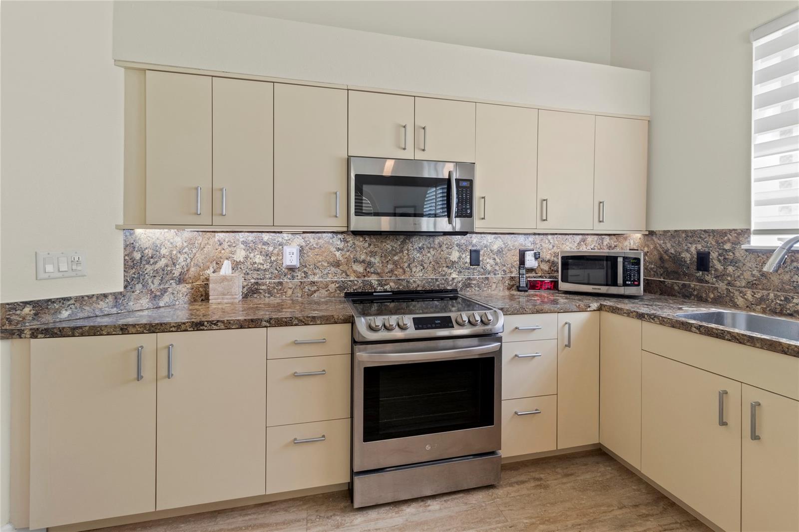 Image 21 of 52 For 7331 Villa D Este Drive