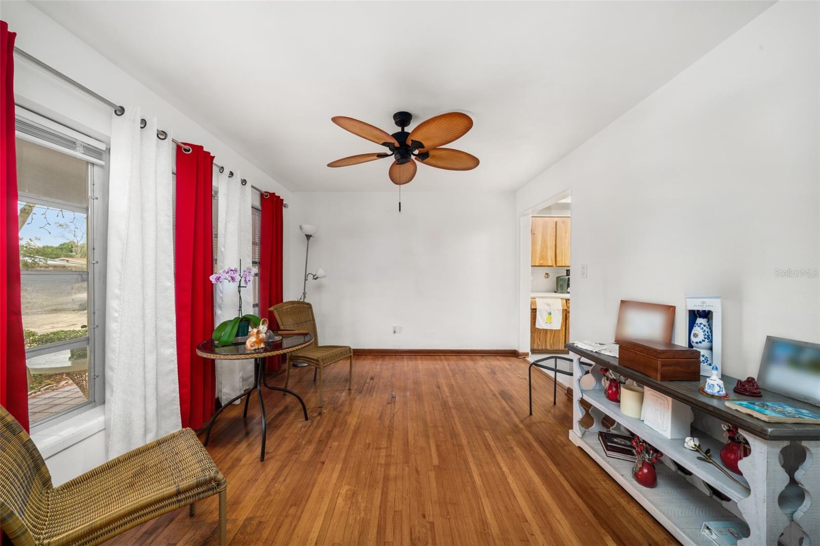 Image 2 of 45 For 1719 Evangeline Avenue