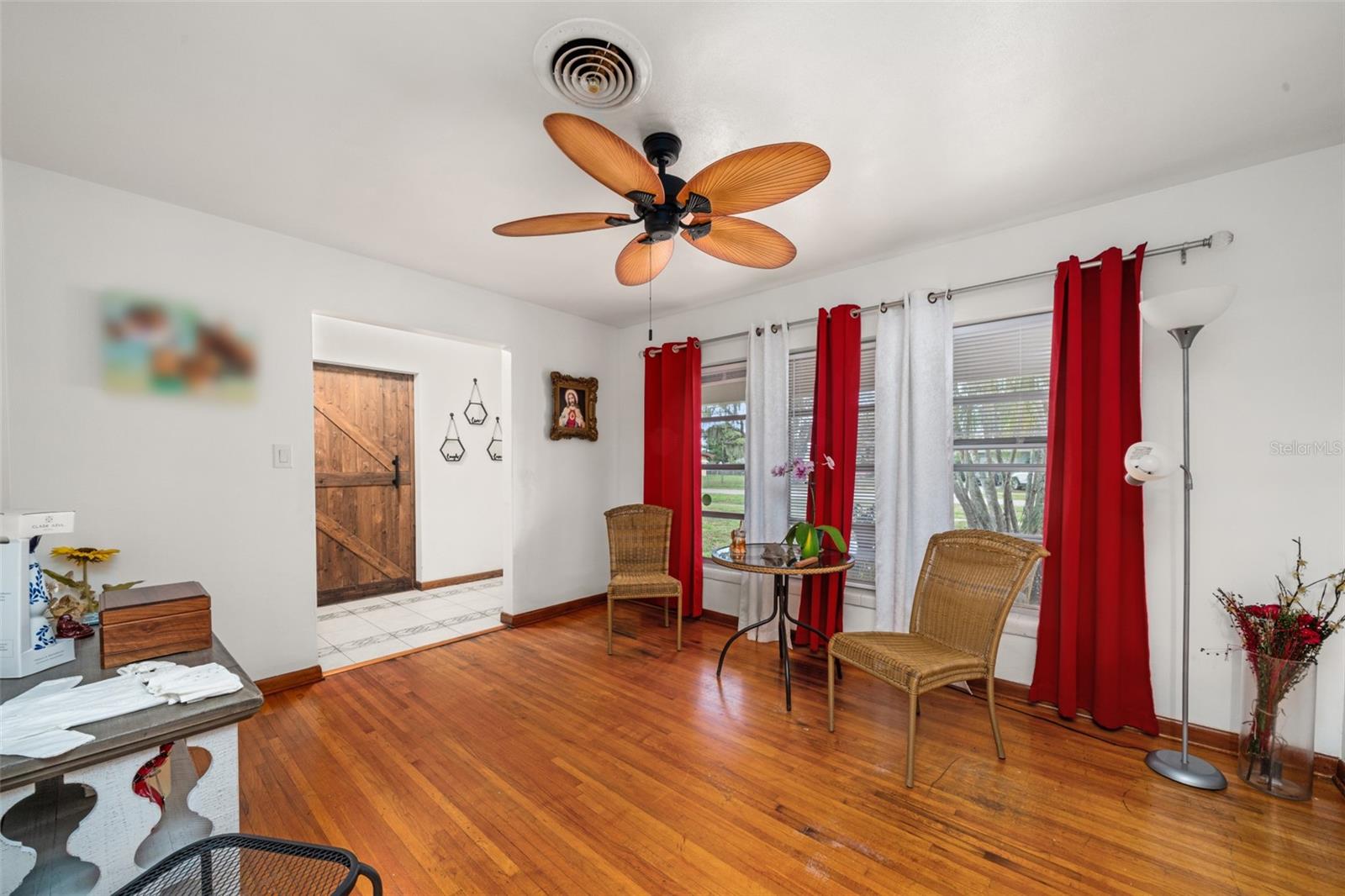 Image 3 of 45 For 1719 Evangeline Avenue