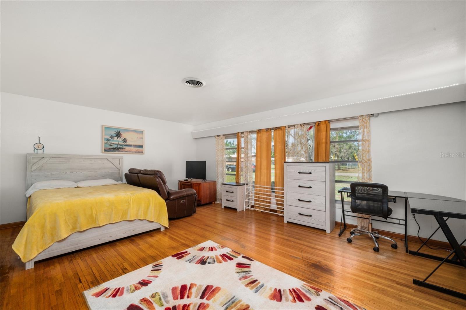 Image 5 of 45 For 1719 Evangeline Avenue