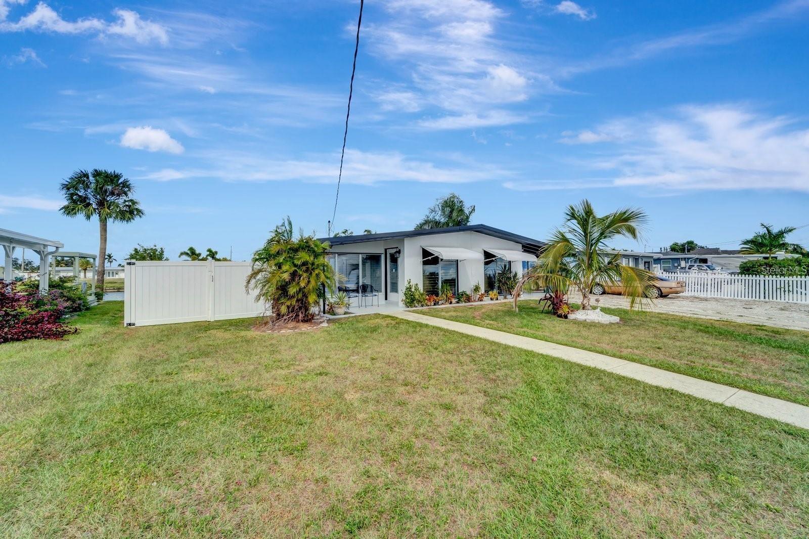 Image 2 of 32 For 551 Lindley Terrace