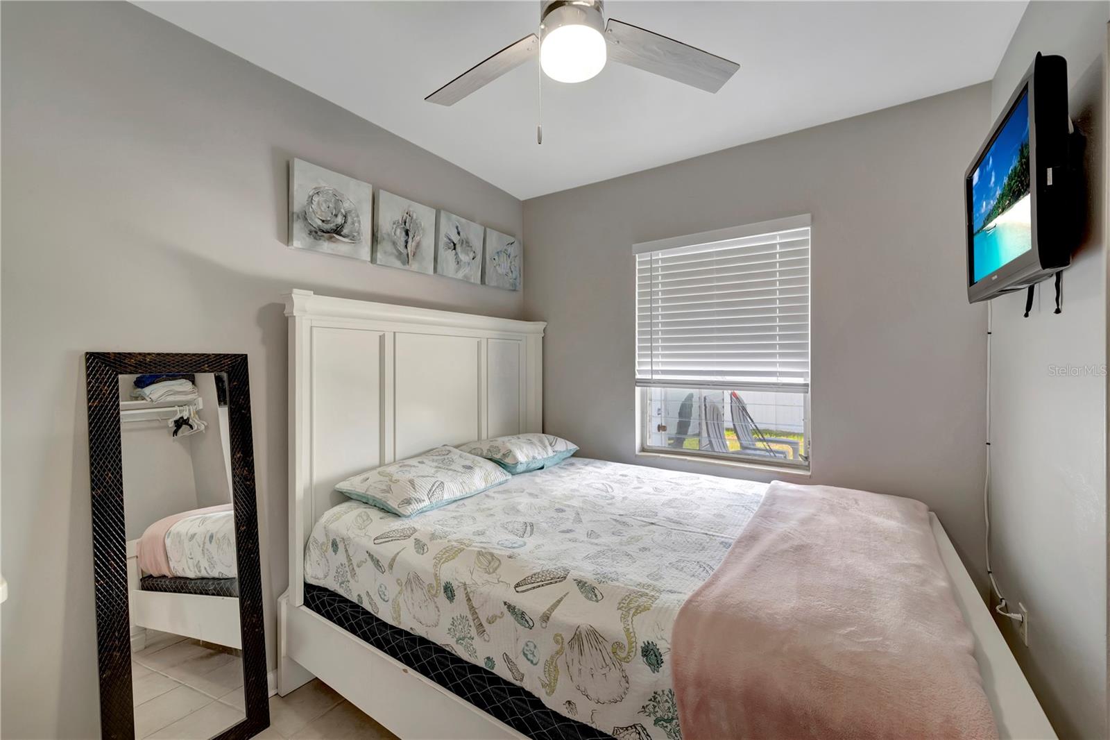 Image 21 of 32 For 551 Lindley Terrace