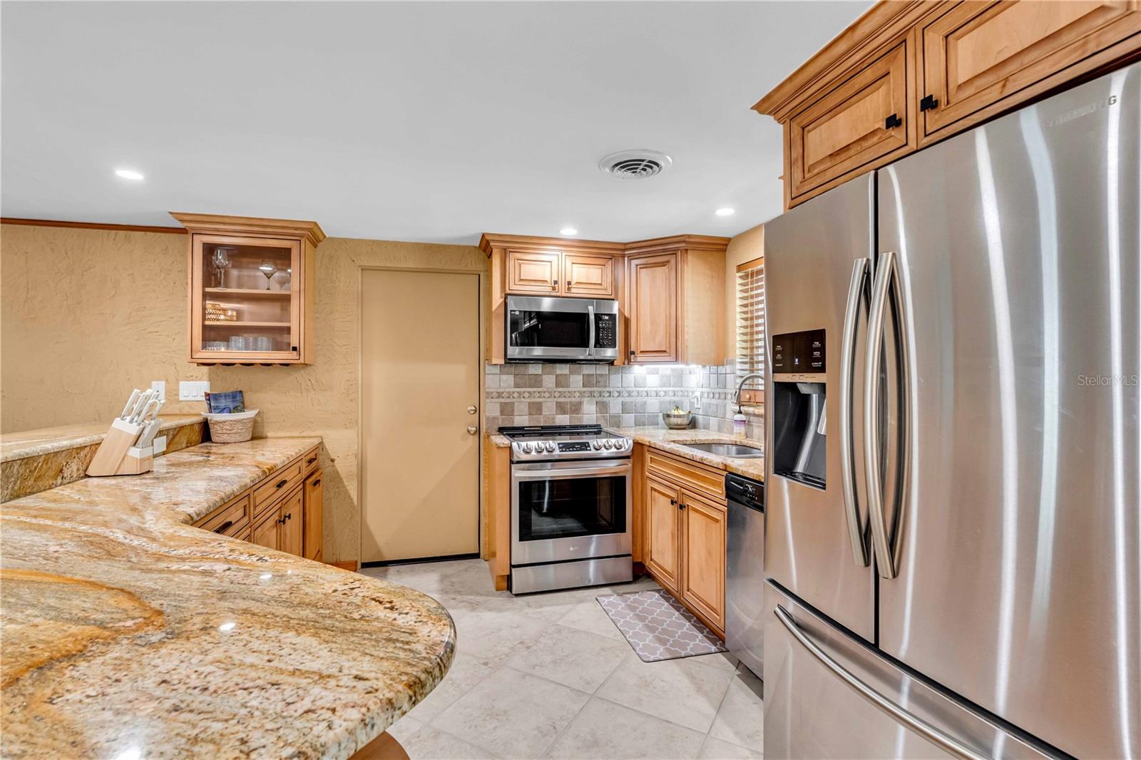Image 14 of 34 For 6623 Glades Way
