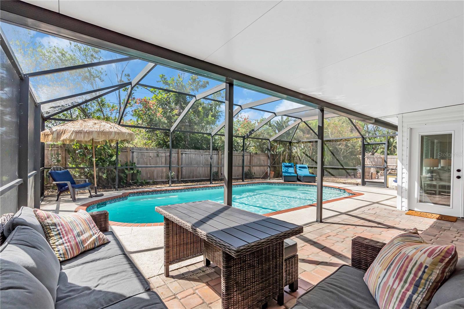 Image 4 of 34 For 6623 Glades Way