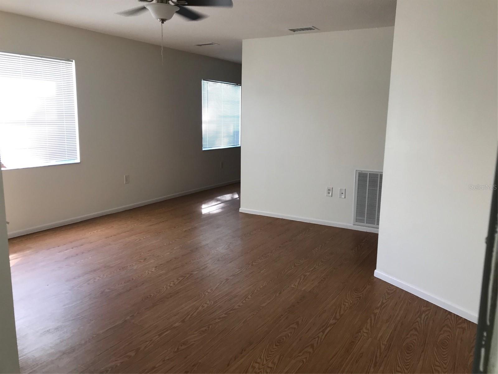 Image 3 of 12 For 2916 24th Street W