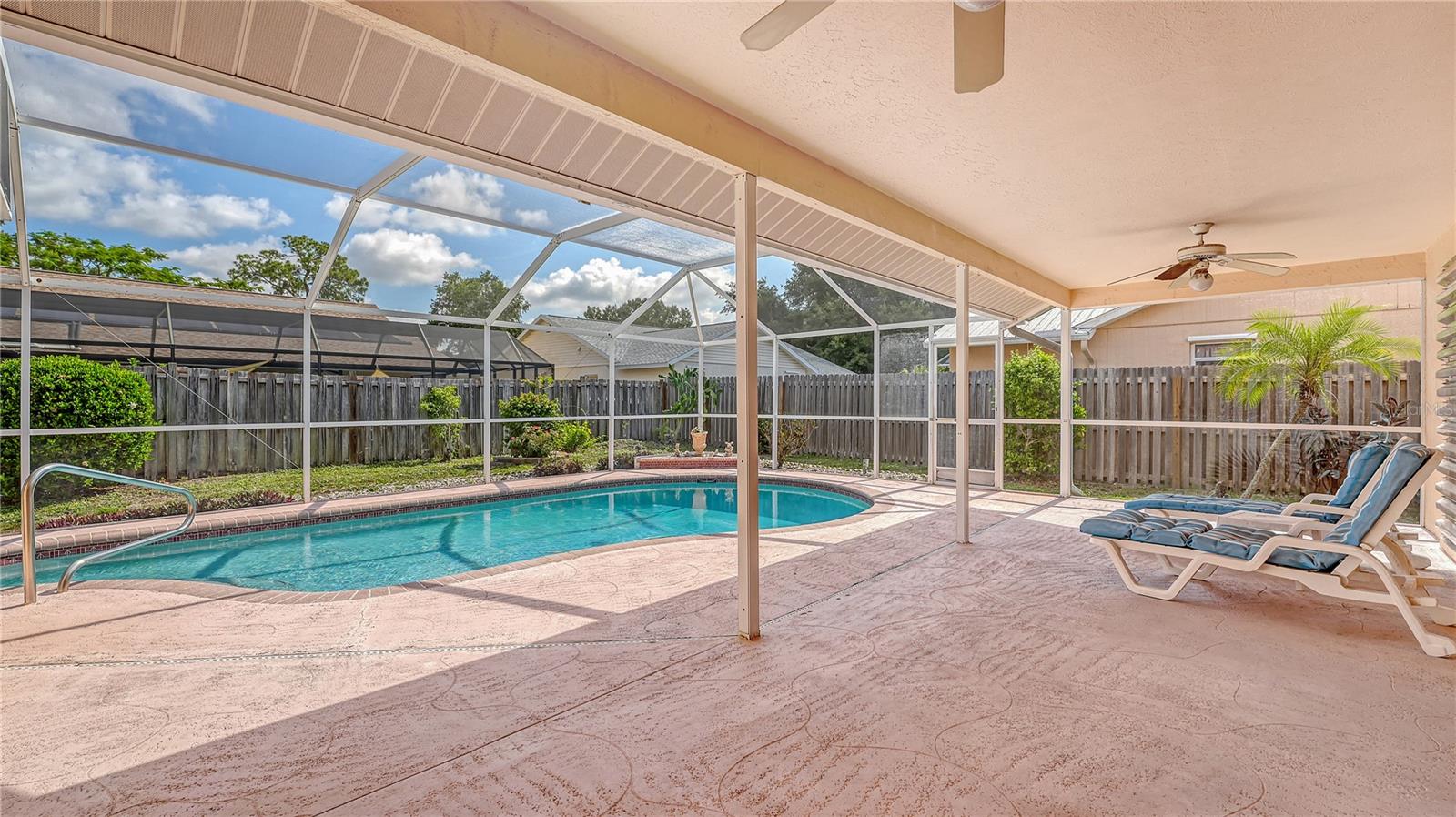 Image 13 of 39 For 5613 Sweetwater Oak Drive