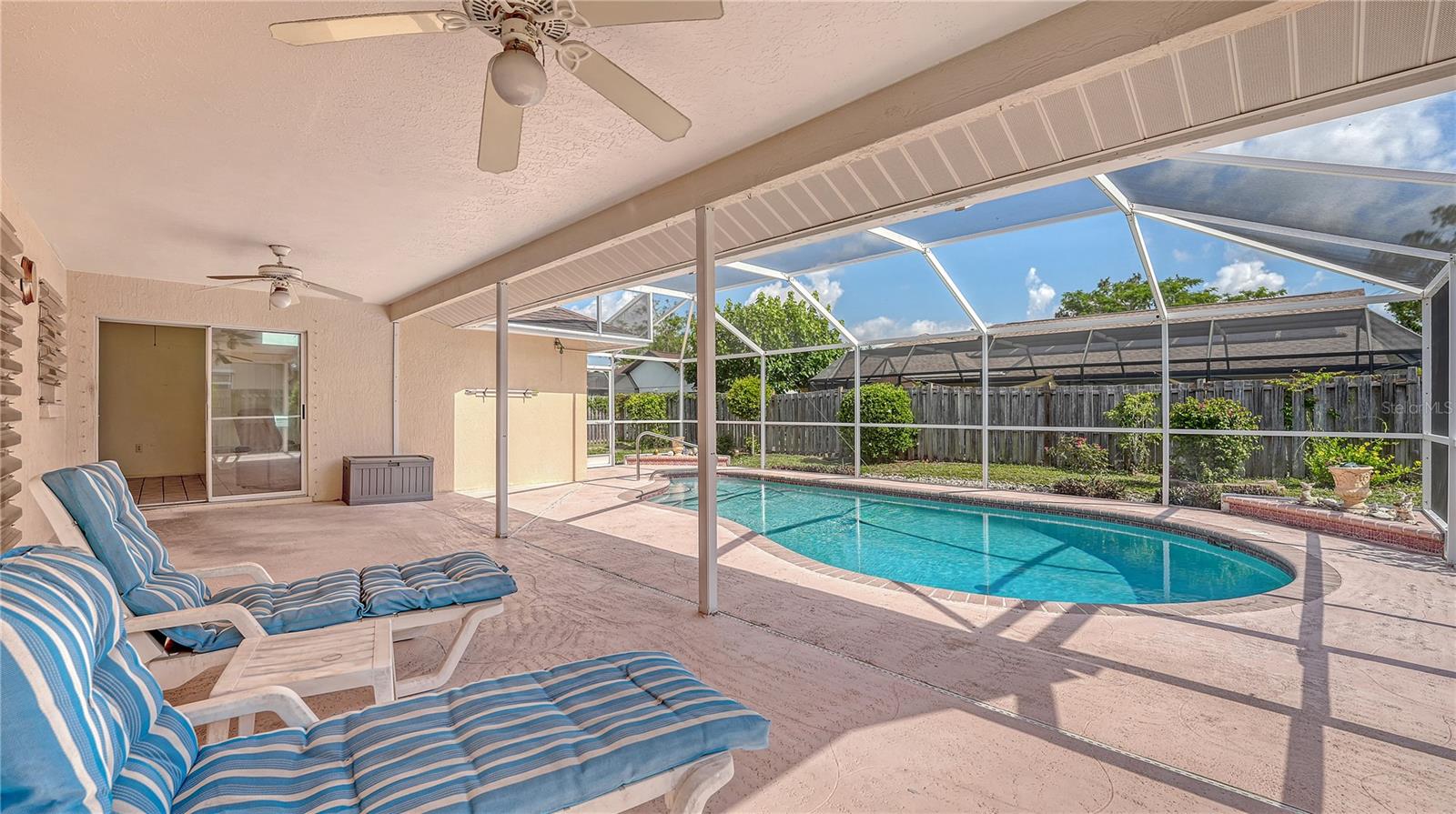 Image 16 of 39 For 5613 Sweetwater Oak Drive
