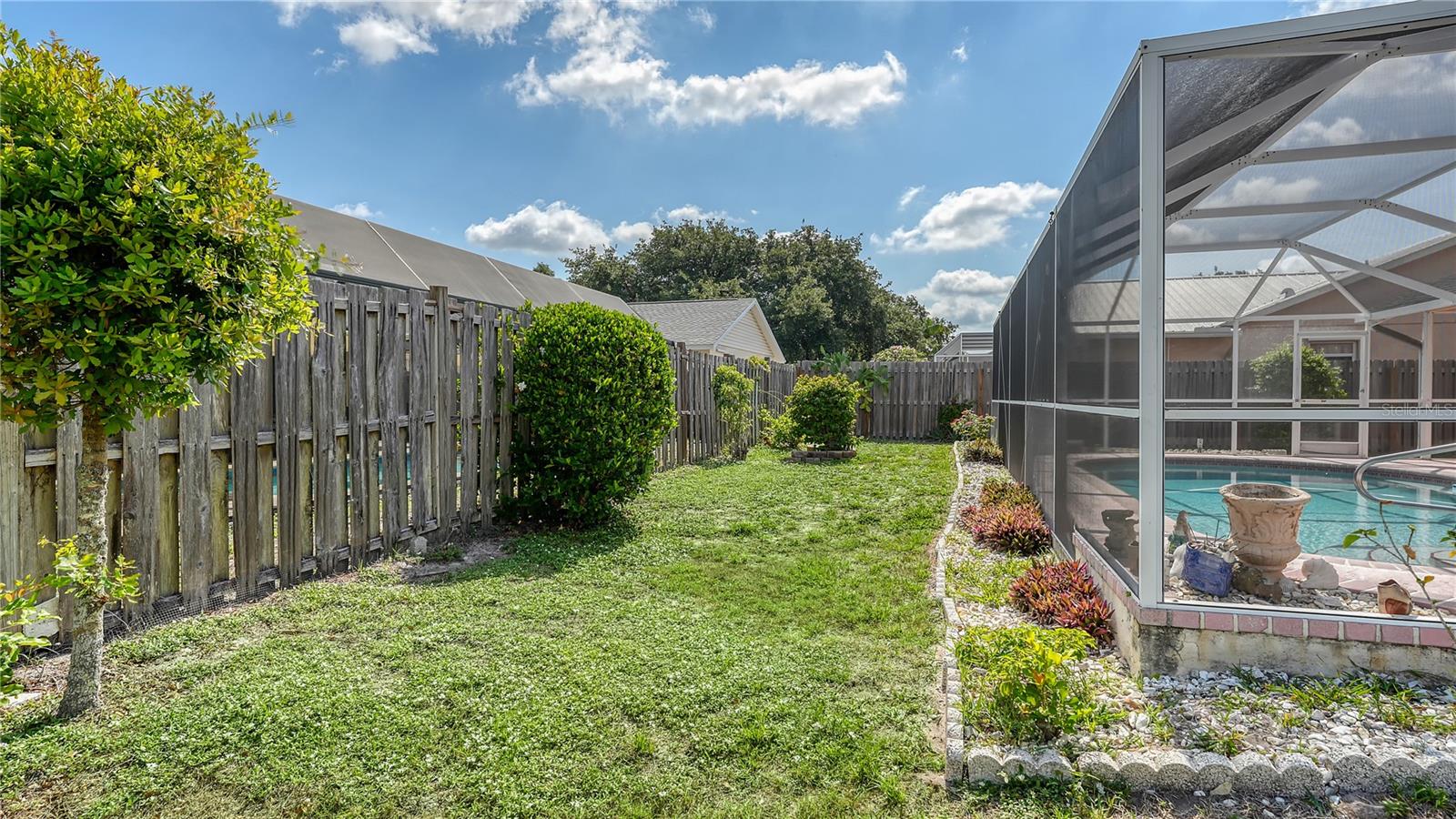 Image 17 of 39 For 5613 Sweetwater Oak Drive