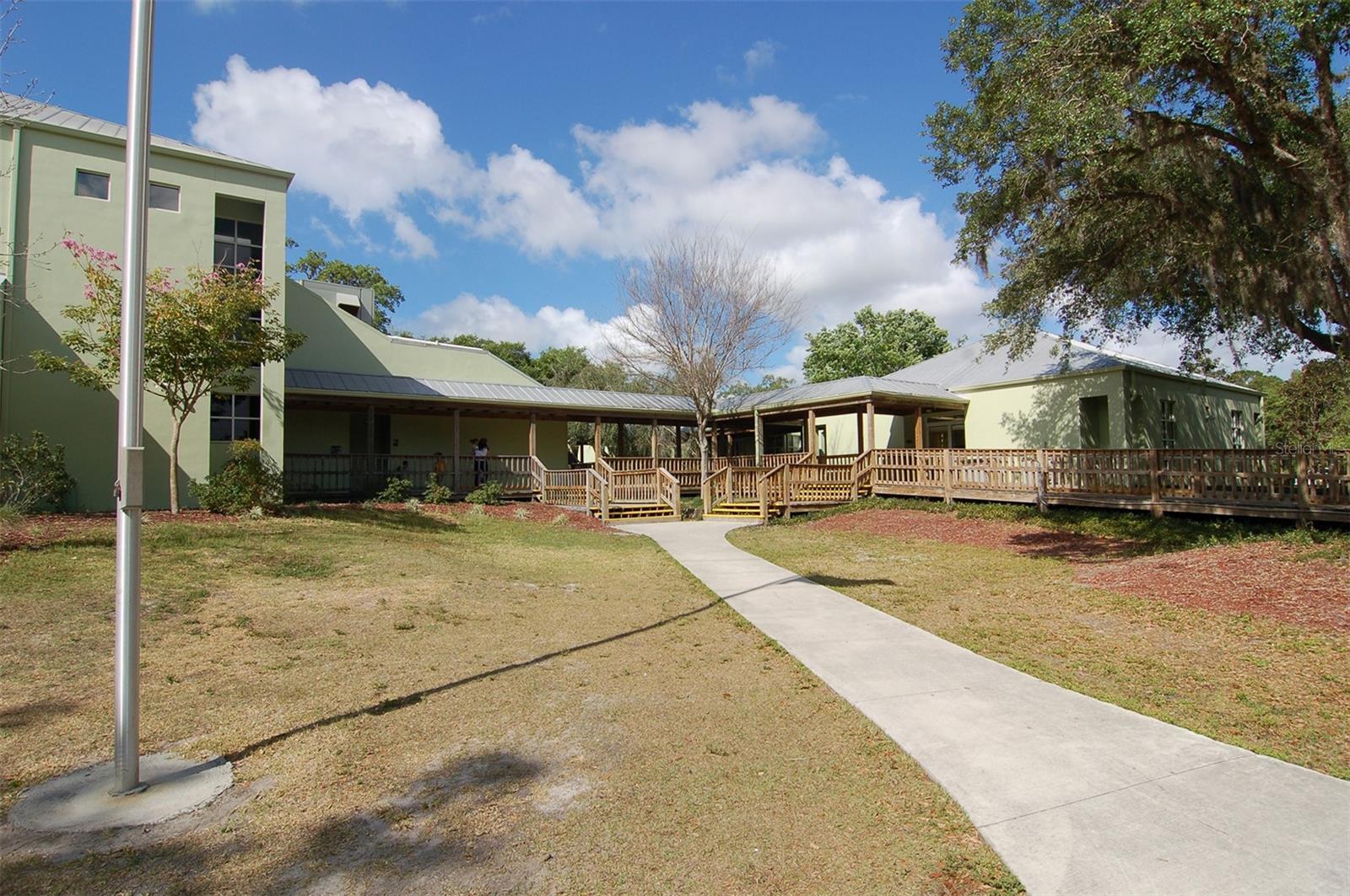 Image 32 of 39 For 5613 Sweetwater Oak Drive