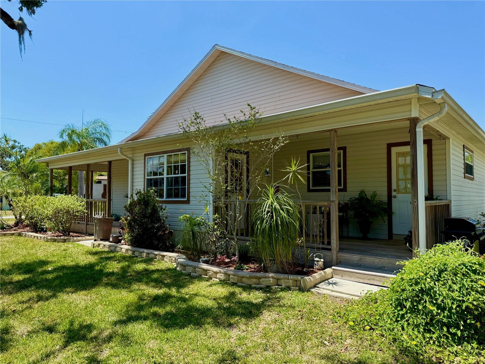 Image 3 of 53 For 3828 6th Avenue W