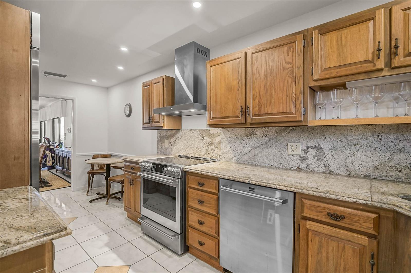 Image 10 of 44 For 1100 Benjamin Franklin Drive 802