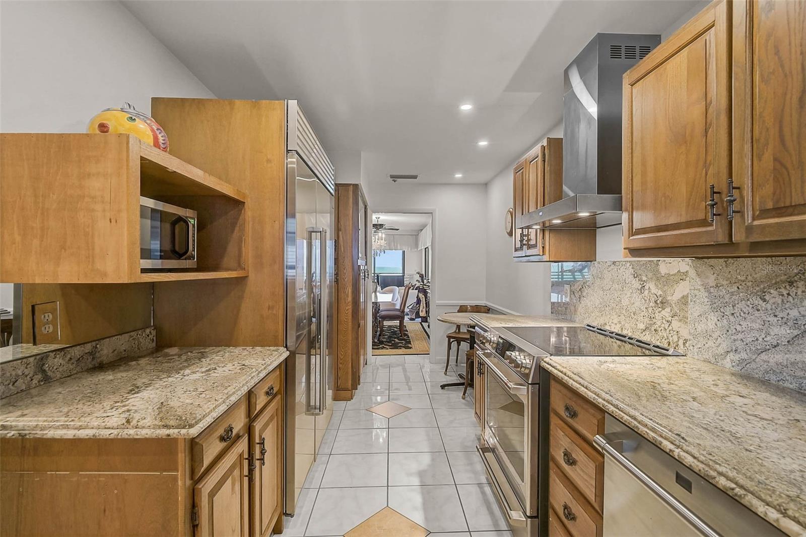 Image 12 of 44 For 1100 Benjamin Franklin Drive 802